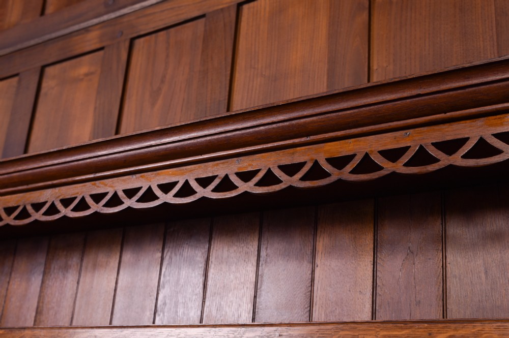 Superb Early 19th Century Oak Plate dresser (plates not included ) View VI