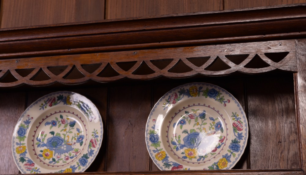 Superb Early 19th Century Oak Plate dresser (plates not included ) View XI