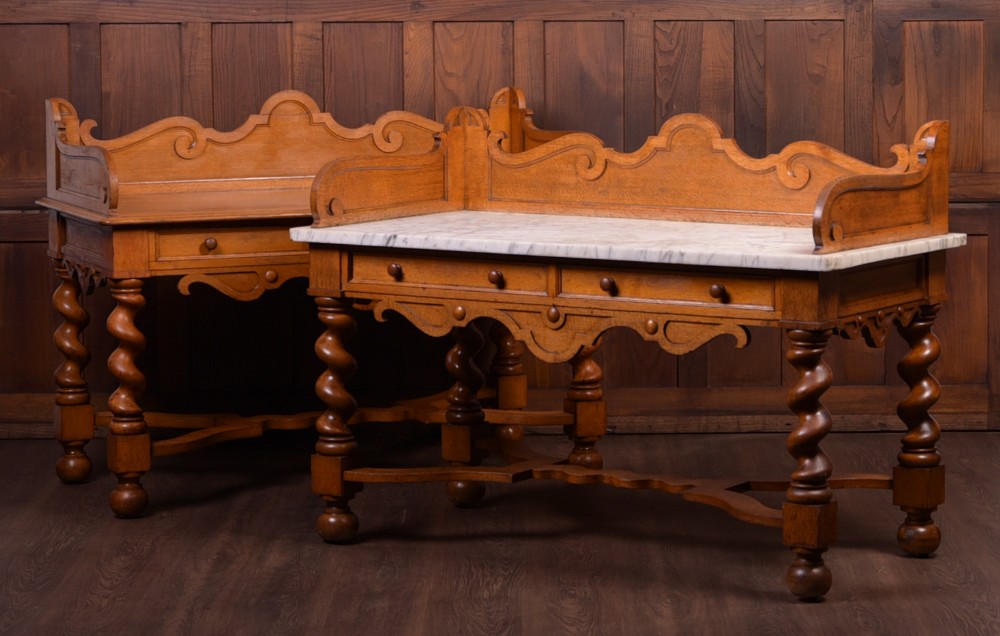 Stunning pair of Victorian Country House Oak Side Tables 