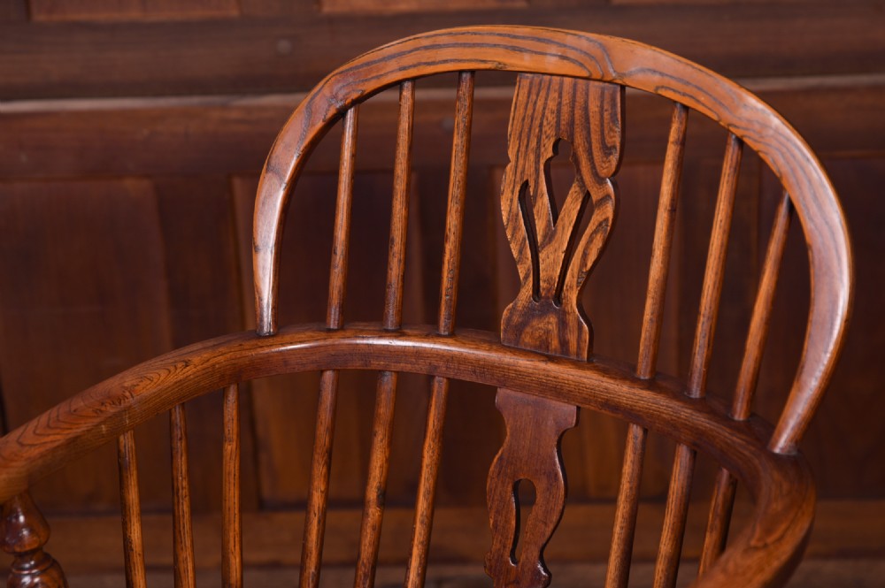 Attractive 19th Century ash low back Windsor chair View III