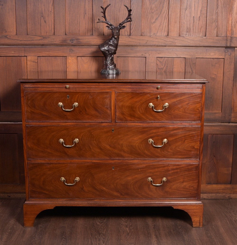 Handsome Georgian Mahogany Chest of Drawers 