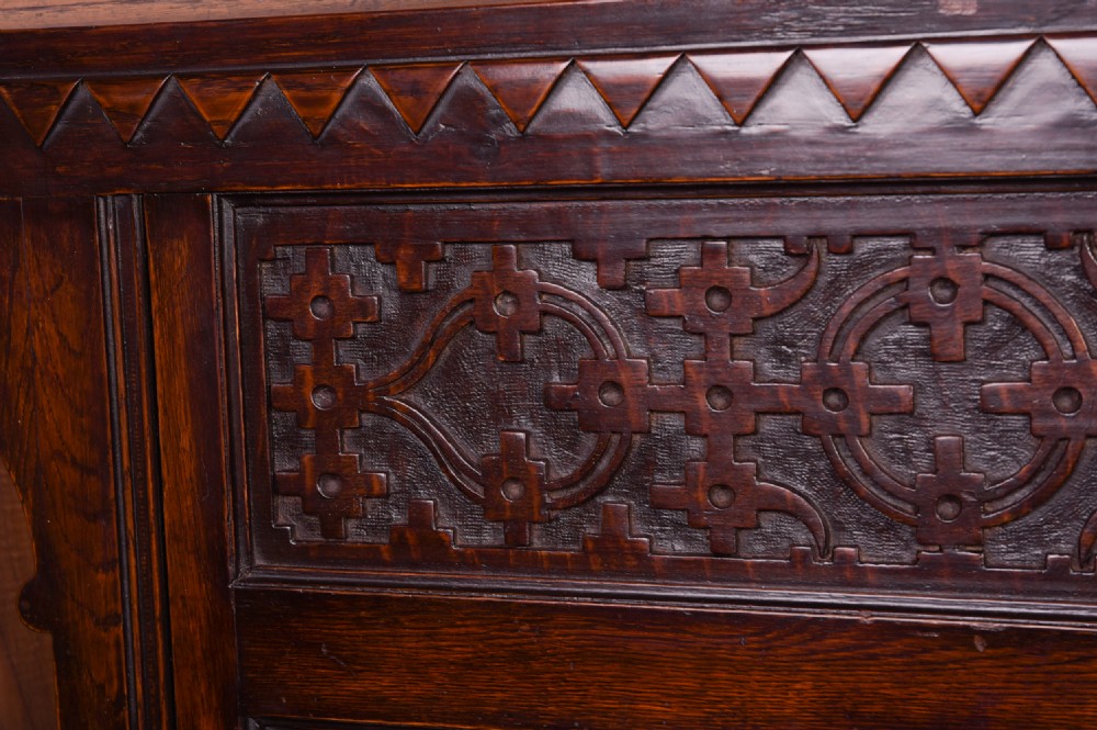 Handsome 19th Century oak carved settle  View II