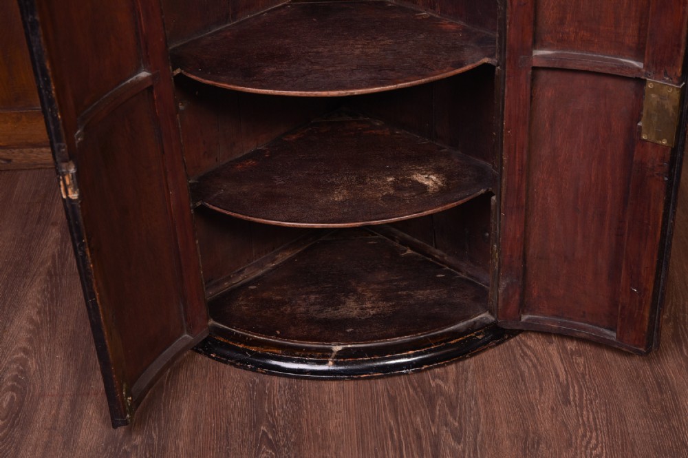 Georgian bow front Chinoiserie  corner cabinet View VIII