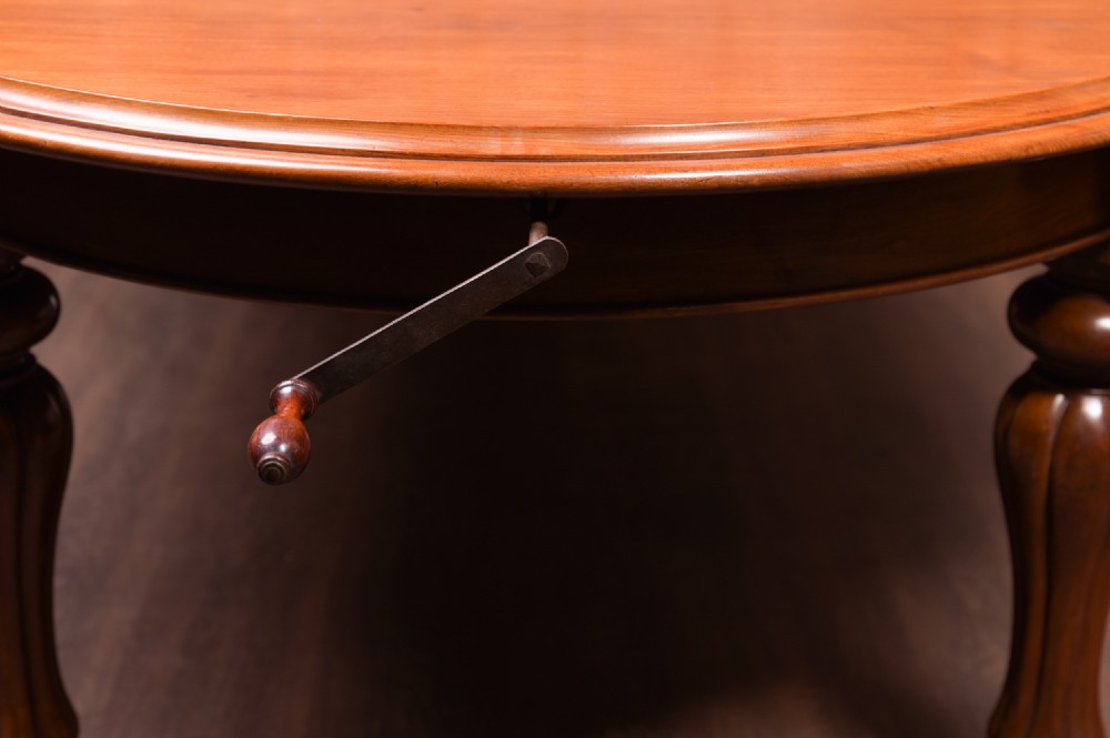 Stunning Victorian Mahogany Extending dining table  View VIII