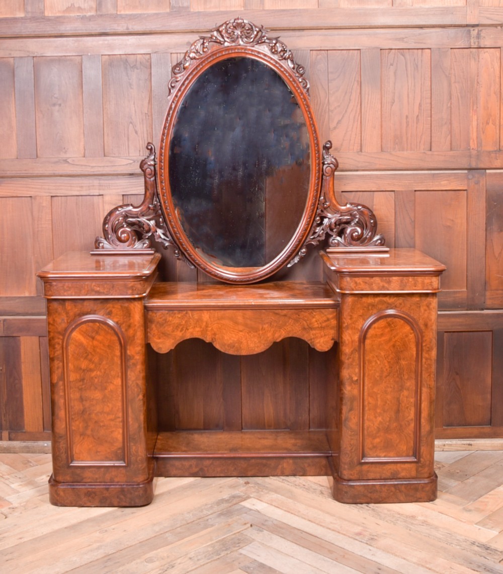 Stunning Quality Victorian Burr Walnut dressing table 