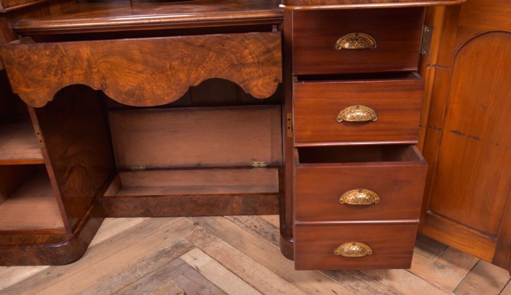 Stunning Quality Victorian Burr Walnut dressing table  View VIII