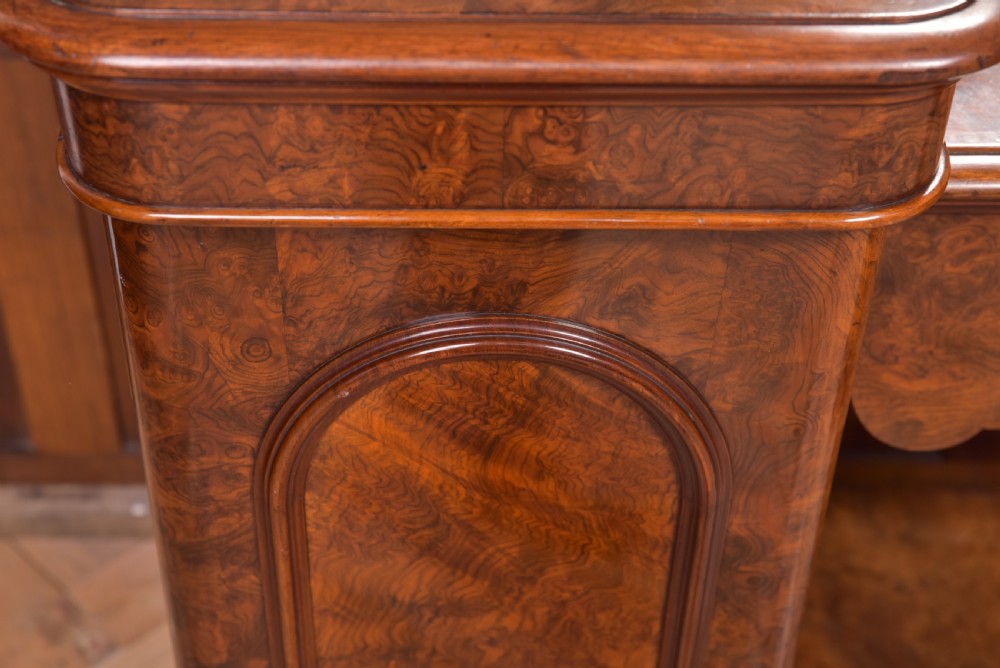 Stunning Quality Victorian Burr Walnut dressing table  View XIV