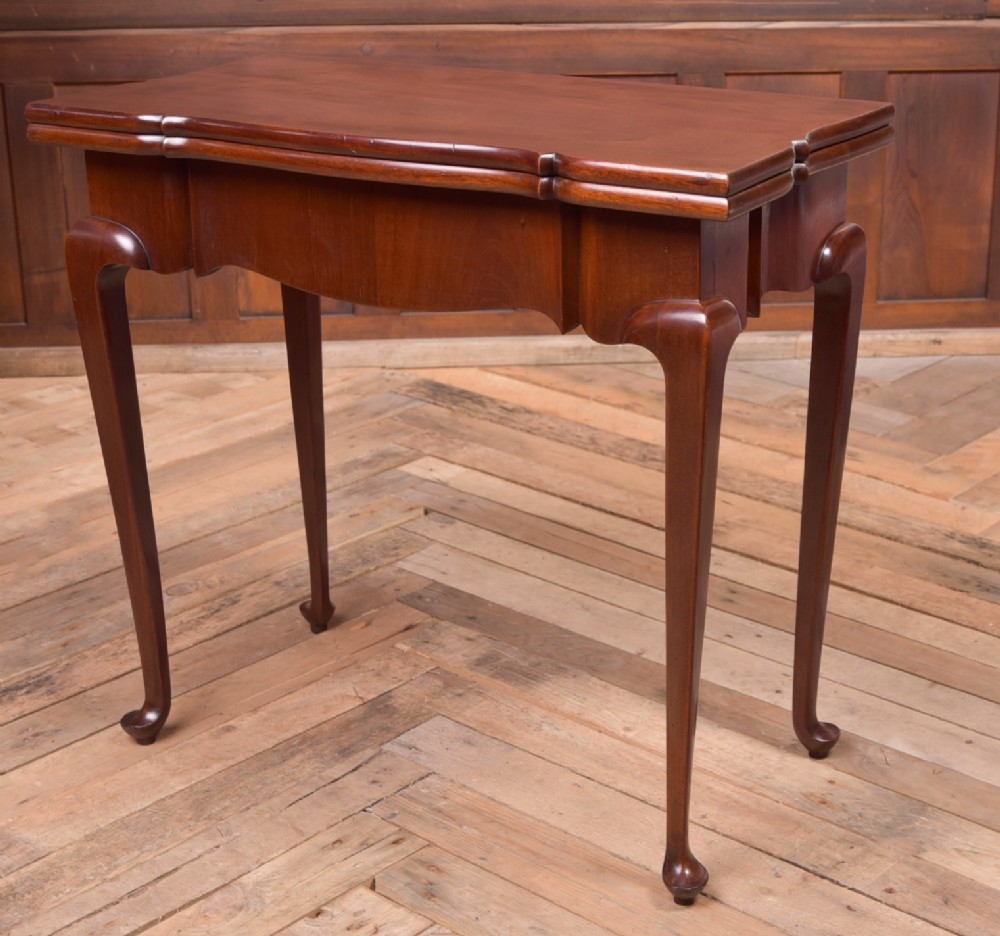 Quality shaped Edwardian Mahogany fold over card table