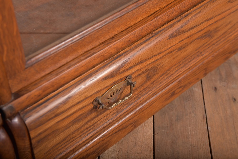 Set of 3 Oak Globe Wernicke sectional bookcases  View IV