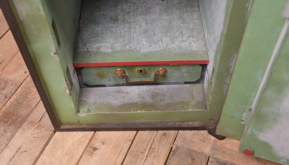 Neat Edwardian steel safe  View IX