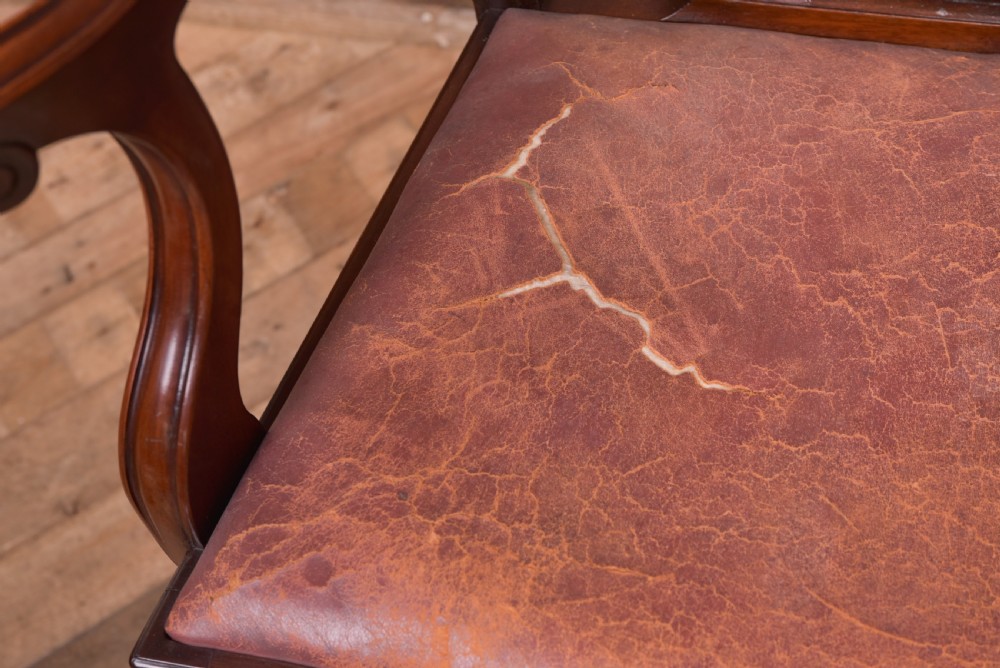 Set of 8 Mahogany Chippendale Style dining room chairs View VIII
