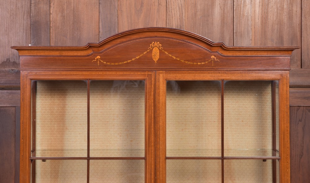 Quality Edwardian Inlaid Mahogany display cabinet  View III