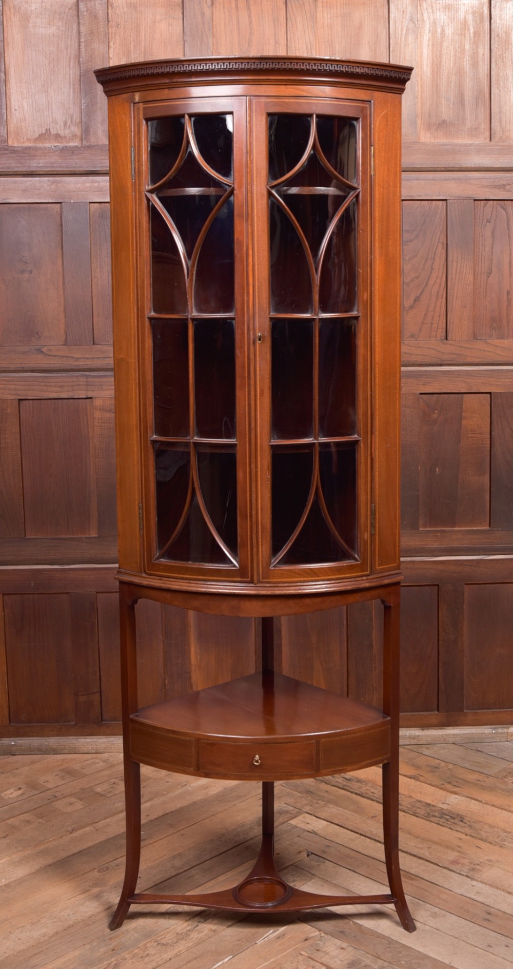 Edwardian Bow fronted inlaid Mahogany Corner cabinet 