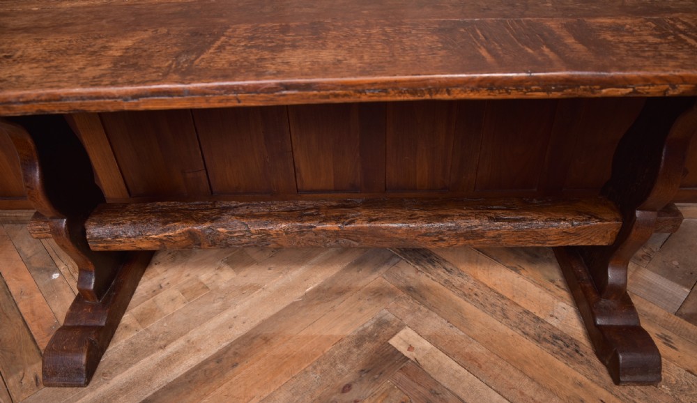 Fantastic 18th Century Oak Refectory table   View XI