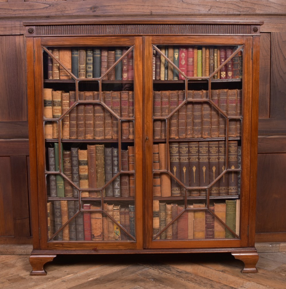 Edwardian Mahogany 2 door bookcase 