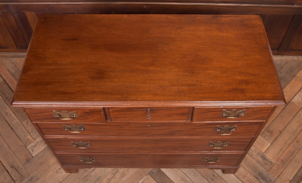 Handsome Georgian mahogany 3 over 3 chest of drawers View XII