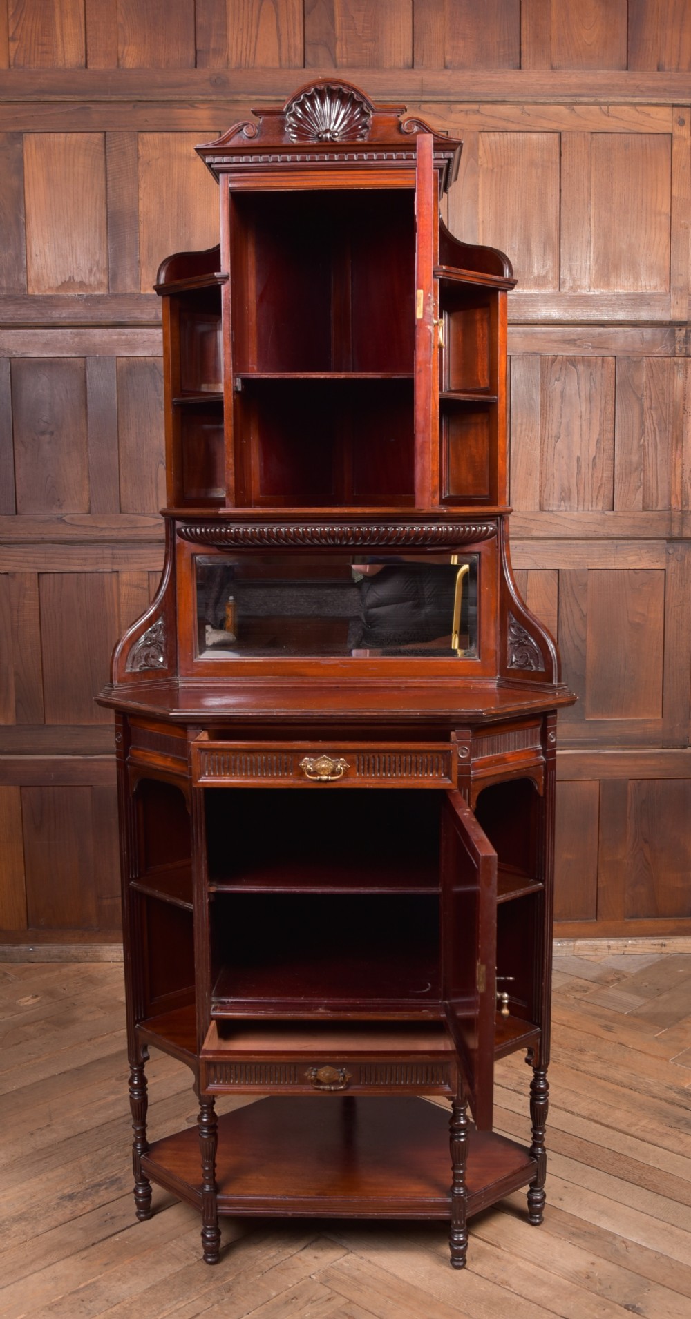 Edwardian Mahogany corner cabinet View VIII