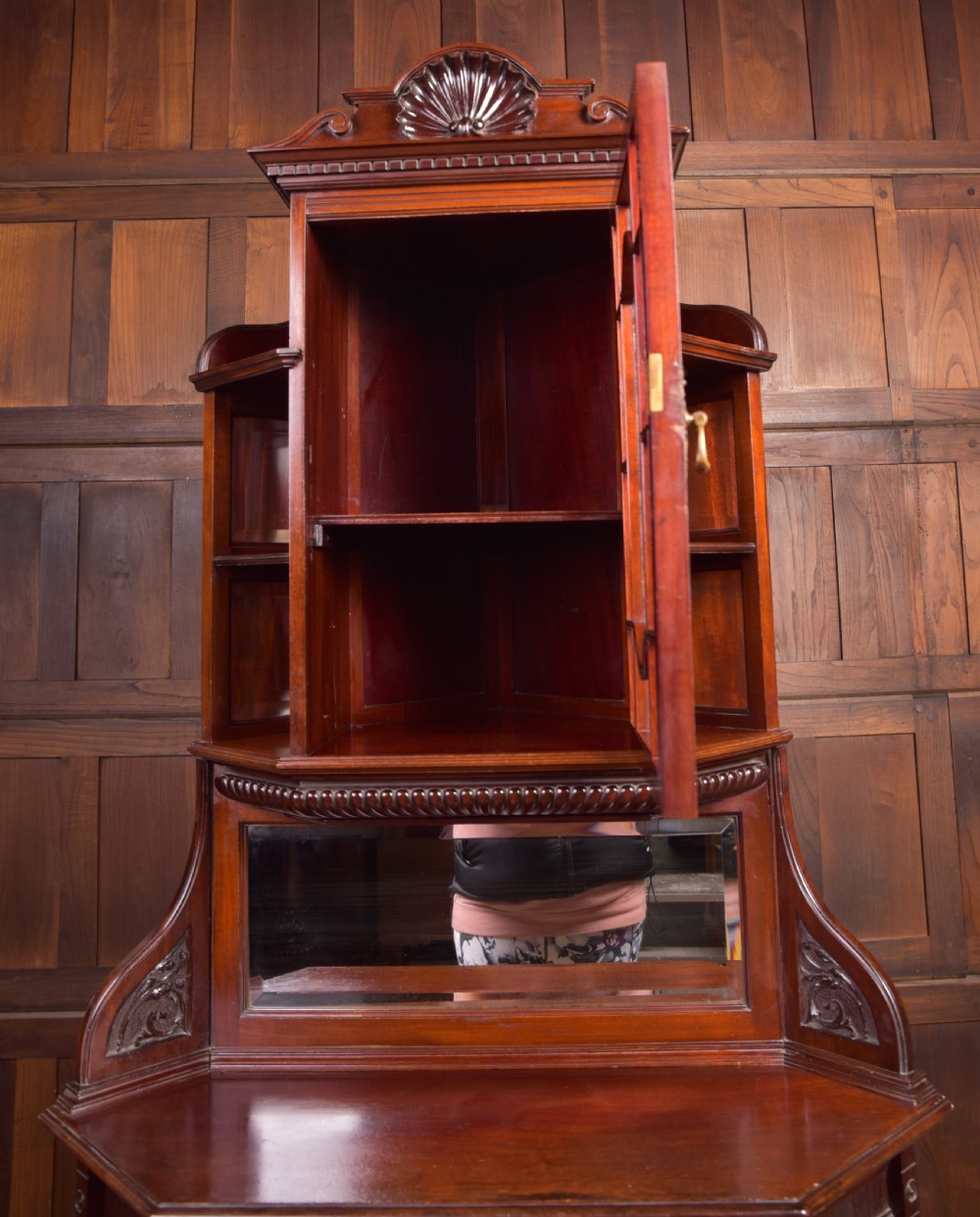 Edwardian Mahogany corner cabinet View XI