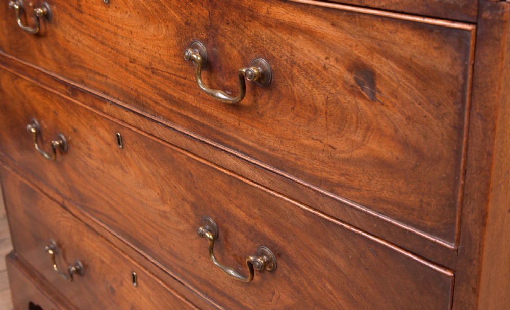 Handsome Georgian Mahogany 3 drawer chest View III