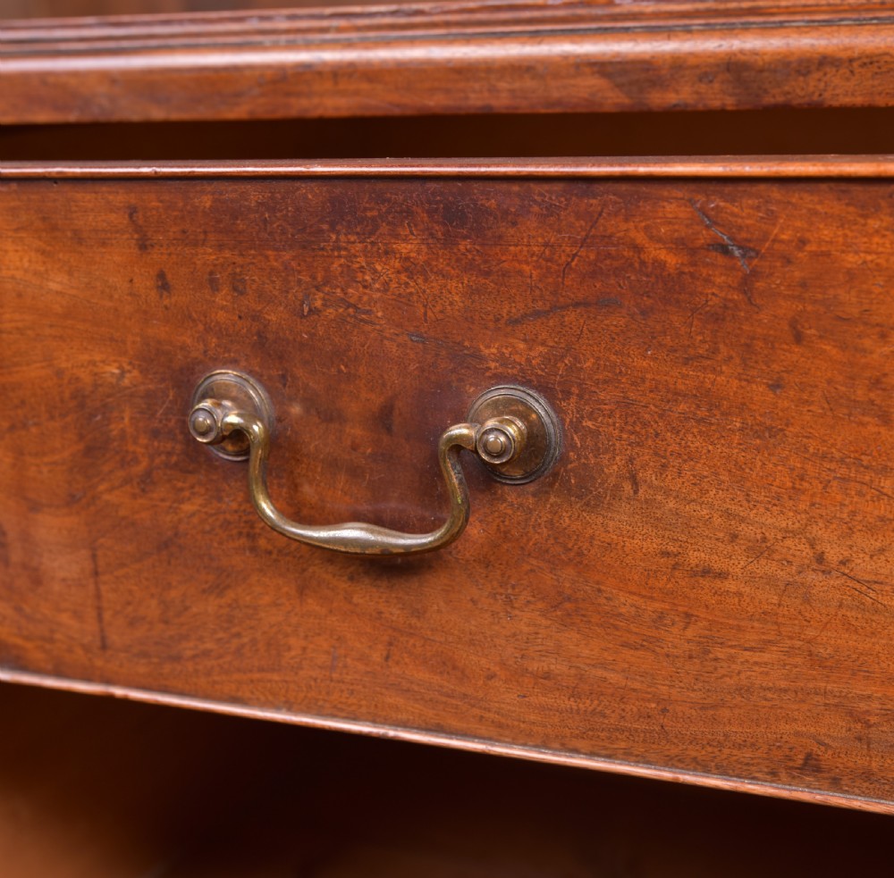 Handsome Georgian Mahogany 3 drawer chest View VII