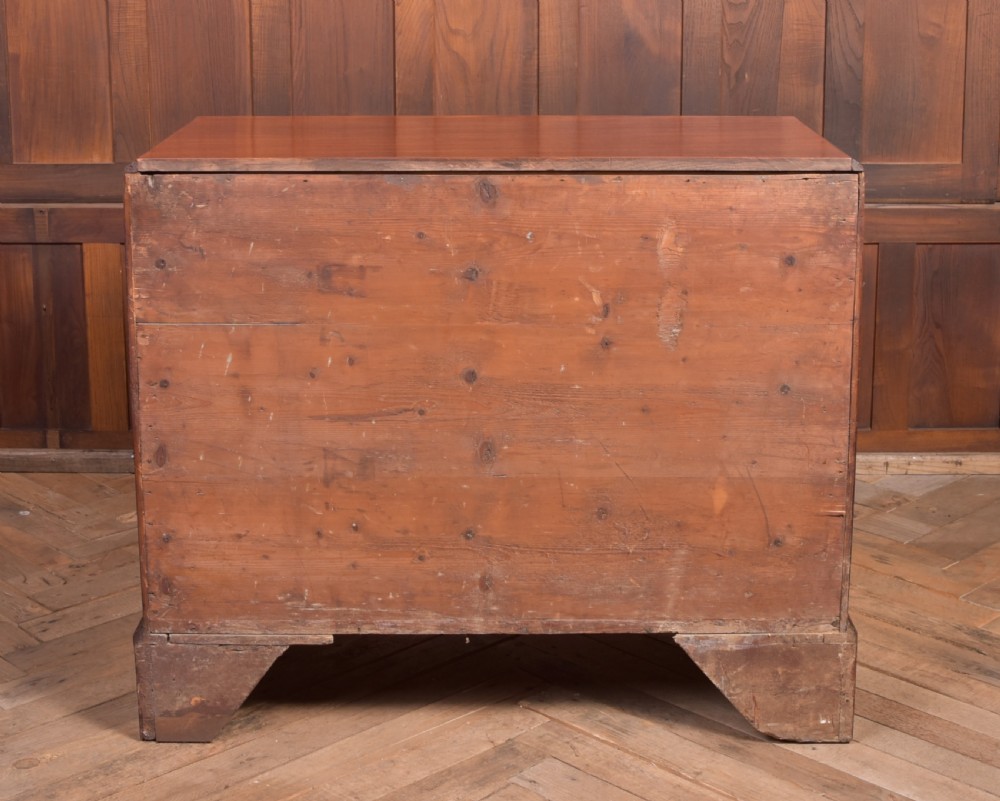 Handsome Georgian Mahogany 3 drawer chest View VIII