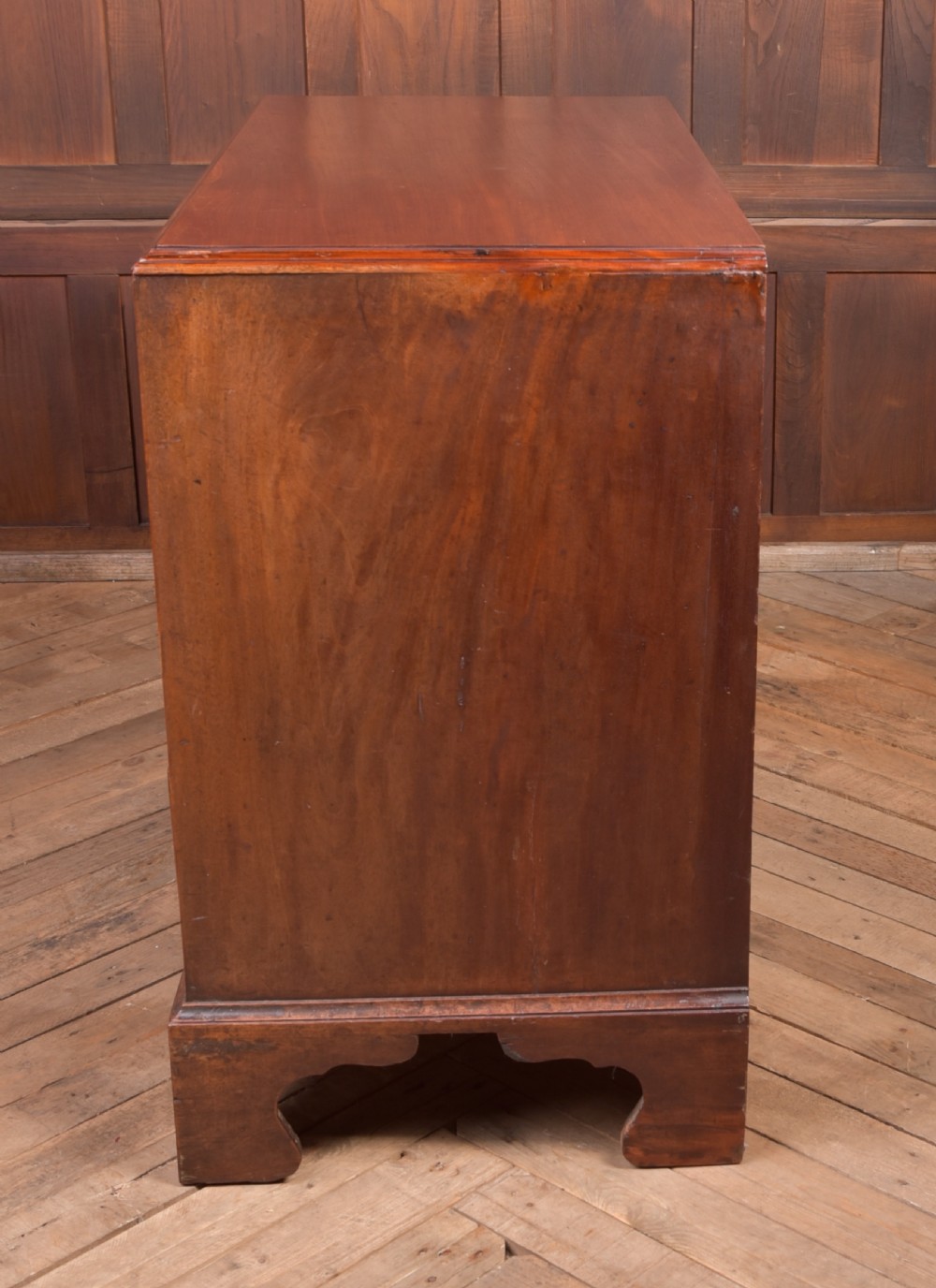 Handsome Georgian Mahogany 3 drawer chest View X