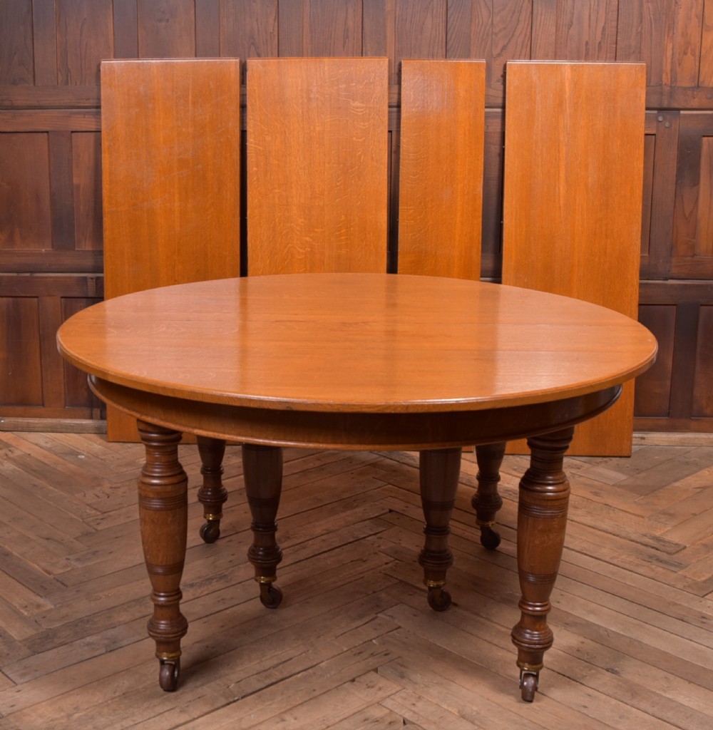 Victorian  extendable dinning table
