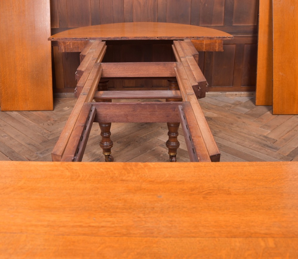 Victorian  extendable dinning table View V