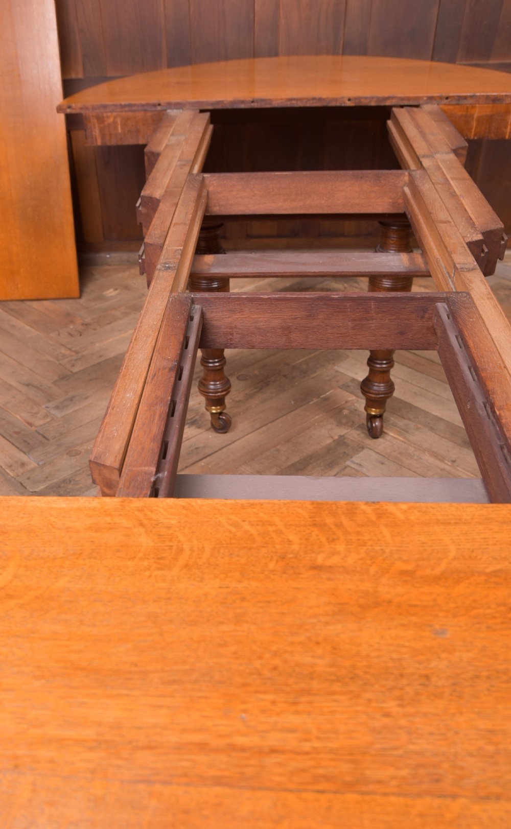 Victorian  extendable dinning table View VI