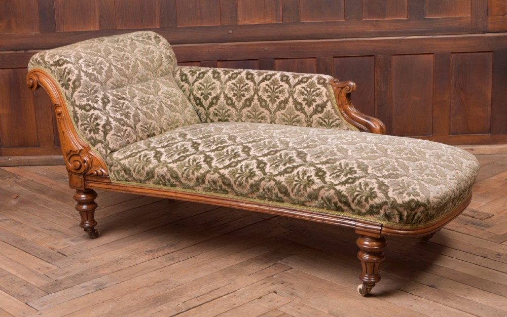 Victorian Walnut Chaise Longue