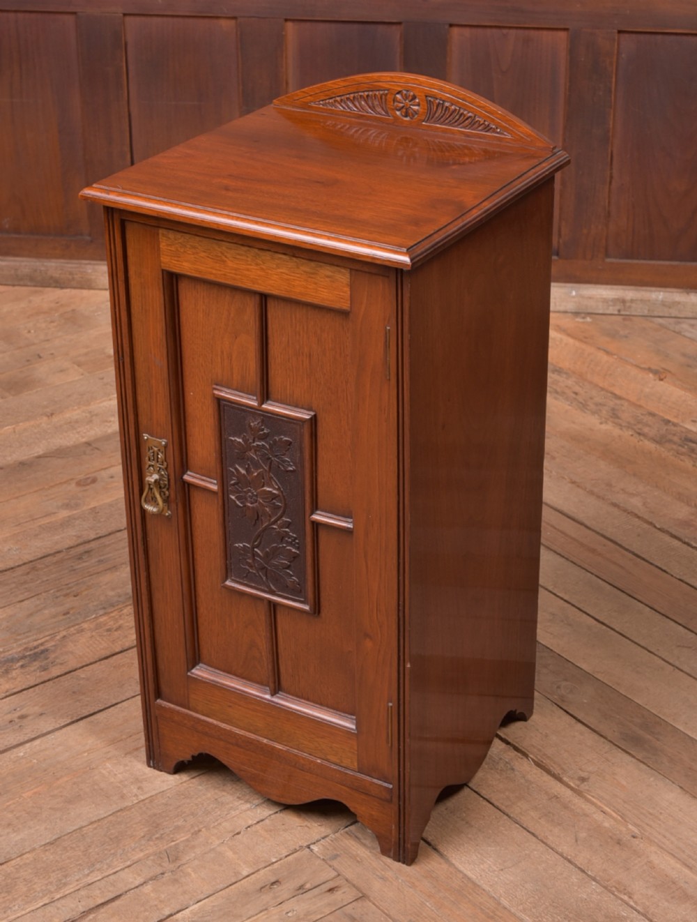 Edwardian Walnut bedside cabinet View V