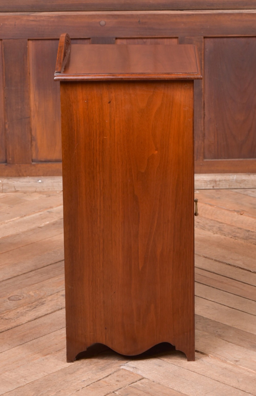 Edwardian Walnut bedside cabinet View VII