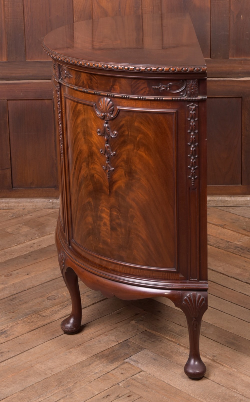 Edwardian Mahogany bow front drinks cabinet View XI