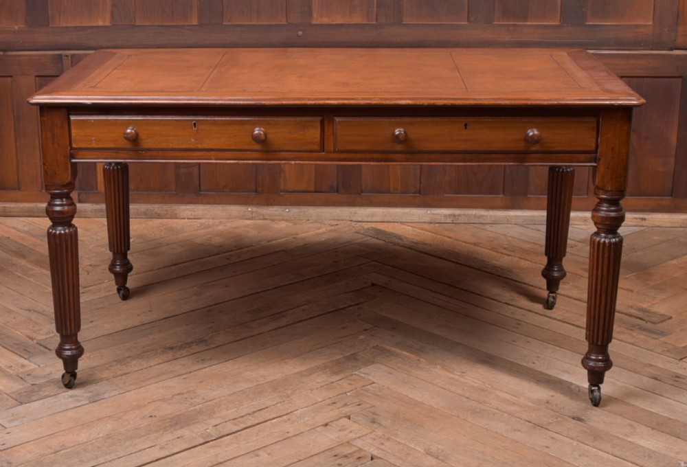 Handsome Victorian Mahogany writing desk