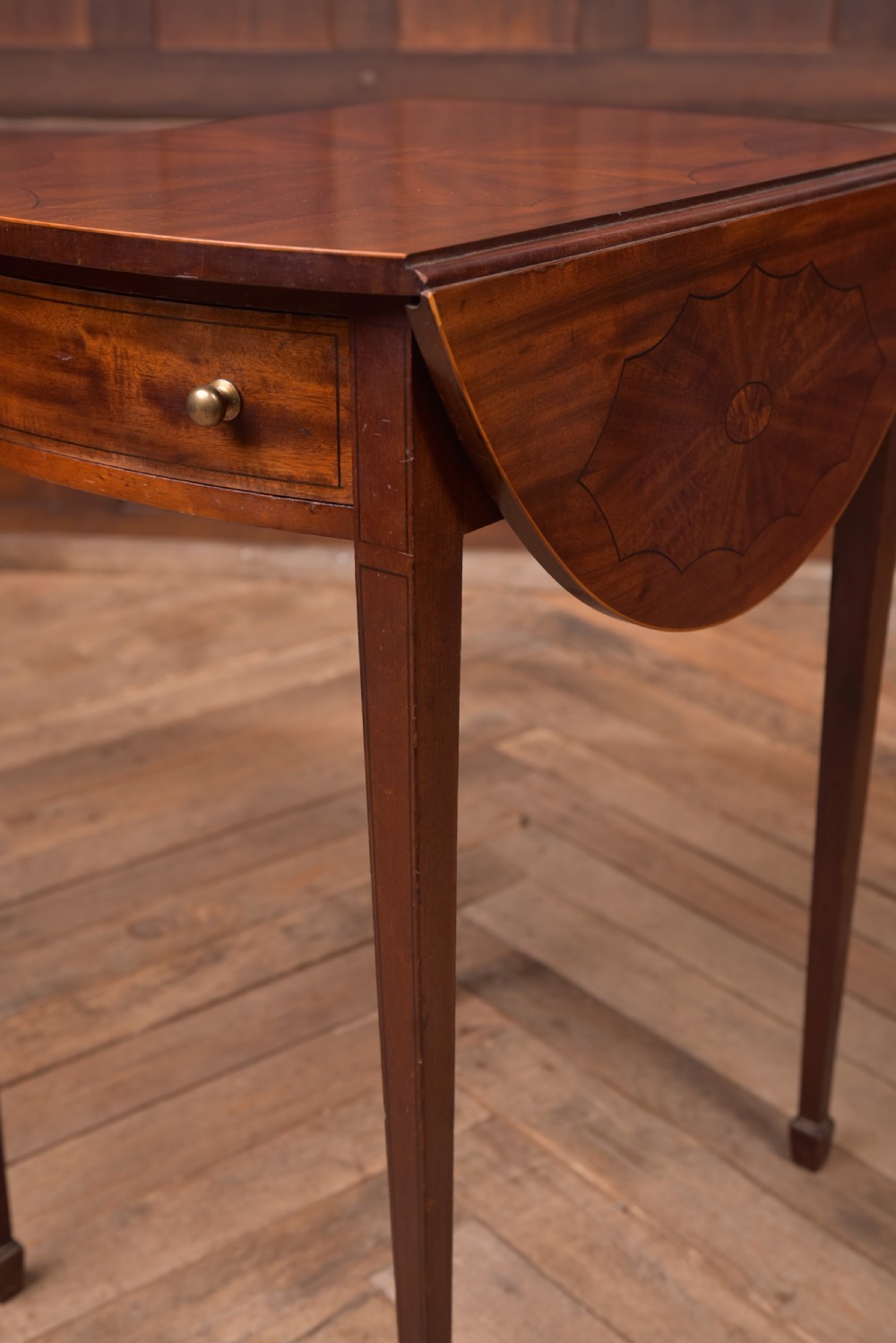 Edwardian Mahogany drop leaf occasional table View III