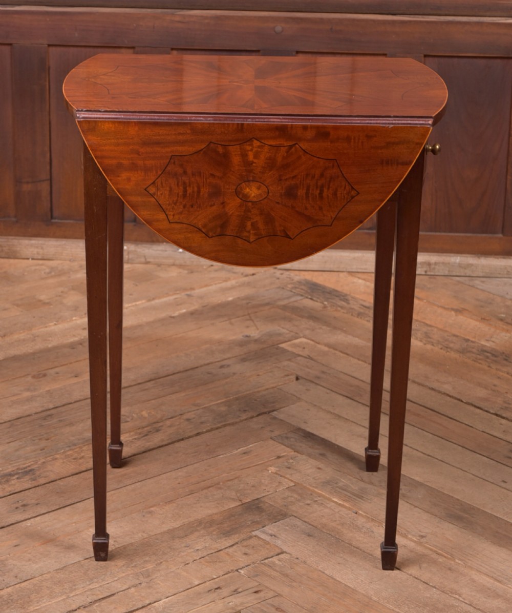 Edwardian Mahogany drop leaf occasional table View VI