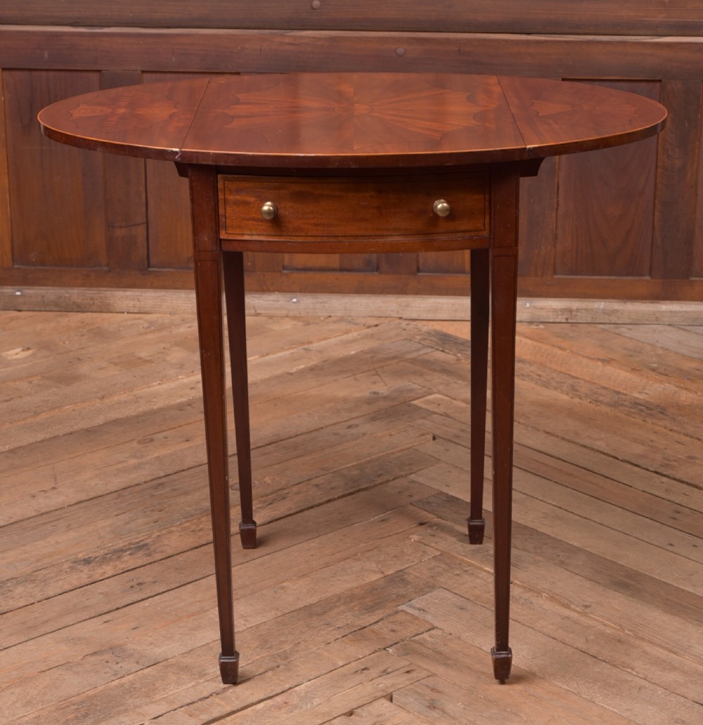Edwardian Mahogany drop leaf occasional table View VII