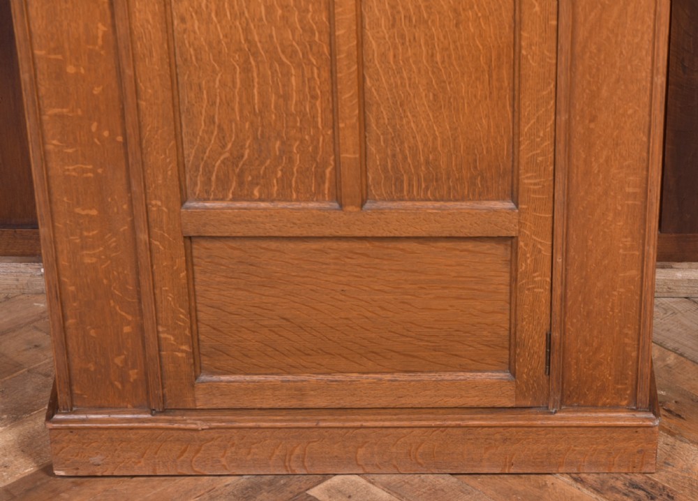 Arts and crafts oak hall robe View IV