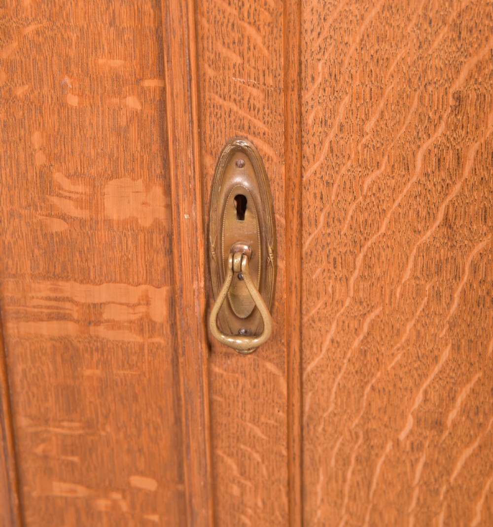 Arts and crafts oak hall robe View XI