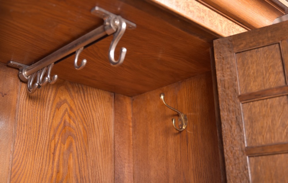Arts and crafts oak hall robe View XIV