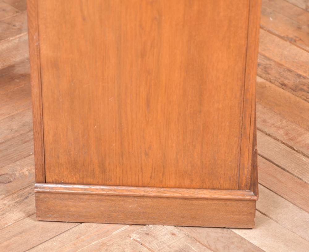 Arts and crafts oak hall robe View XIX