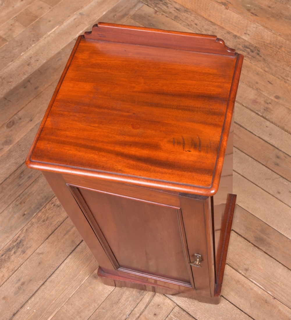 Victorian Mahogany bedside cabinet View V