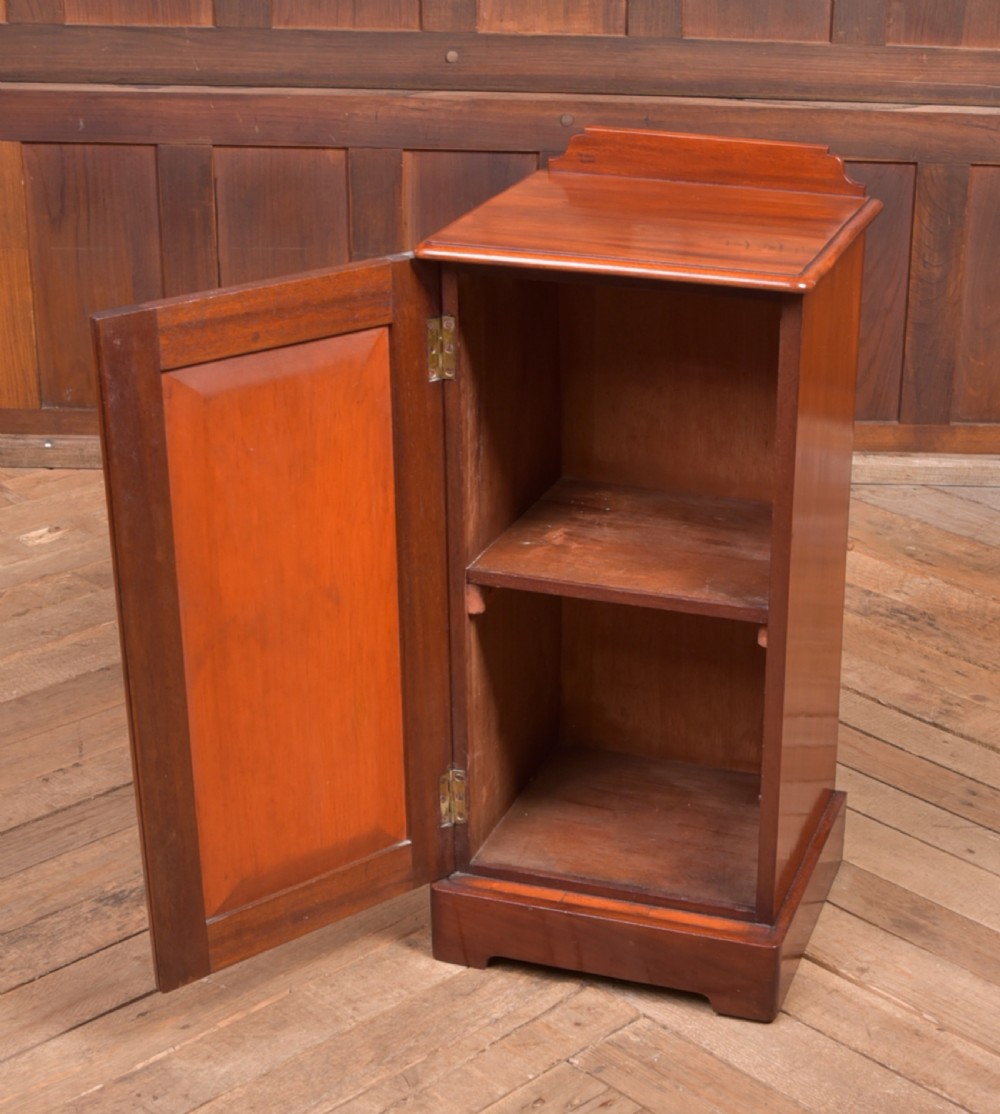 Victorian Mahogany bedside cabinet View VI