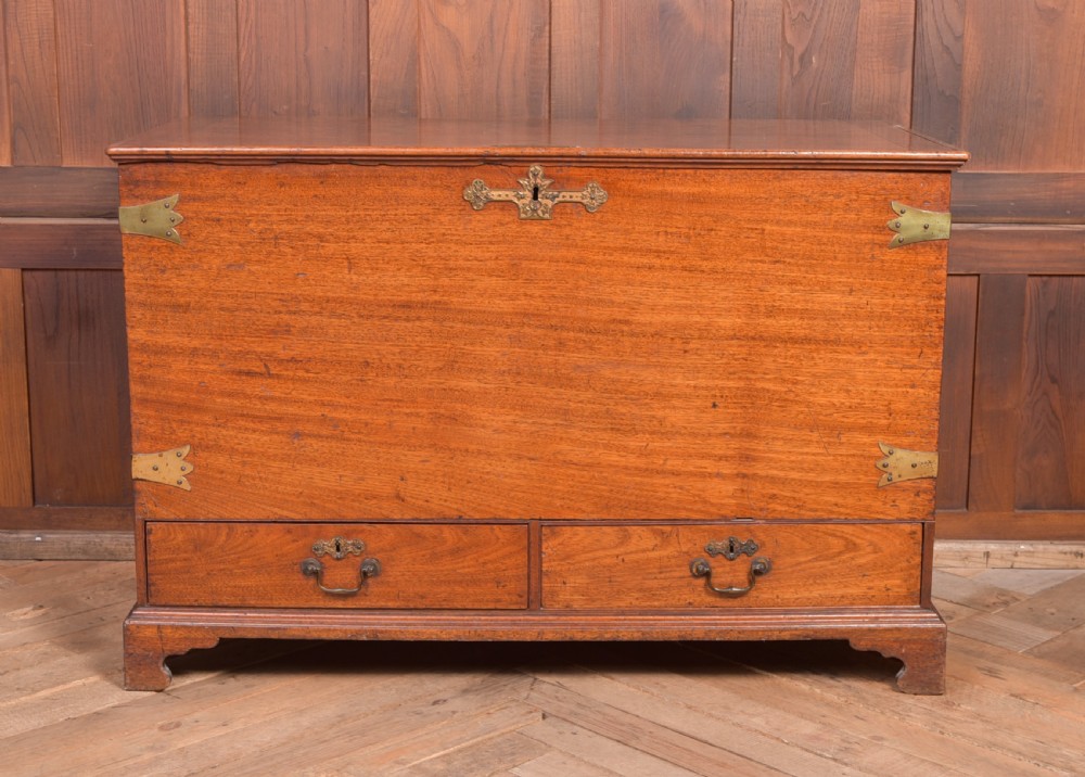 Georgian Mahogany Mule chest