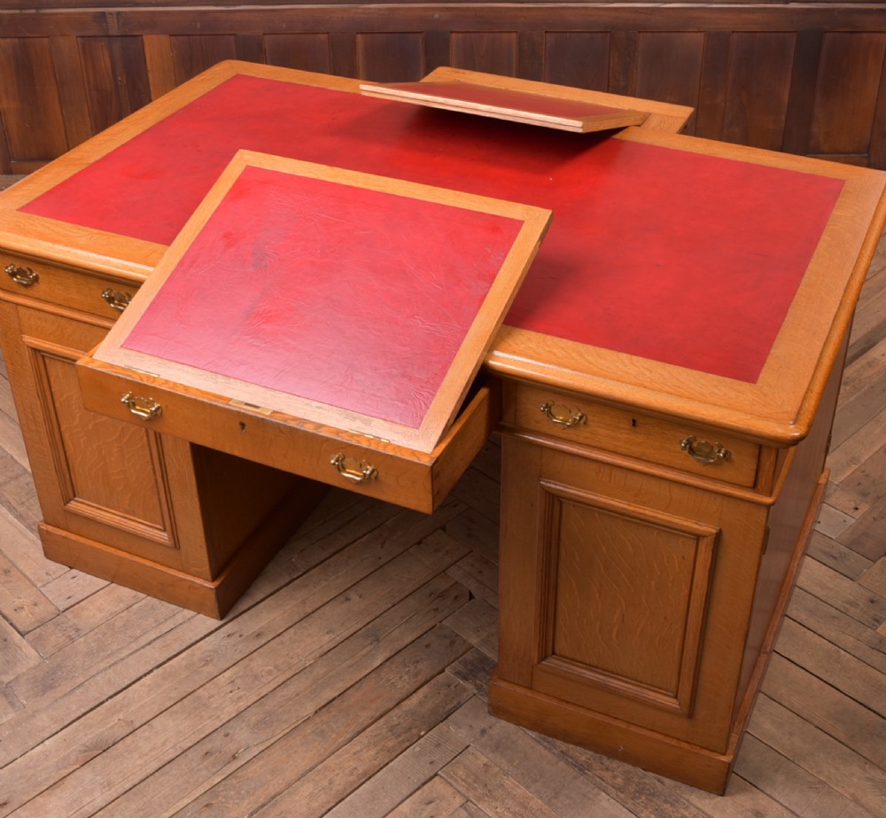 Golden Oak Partners Desk J & T Scott of Edinburgh View III