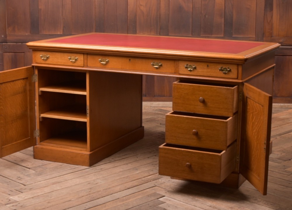 Golden Oak Partners Desk J & T Scott of Edinburgh View X