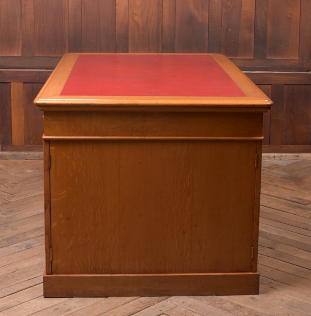 Golden Oak Partners Desk J & T Scott of Edinburgh View XIII