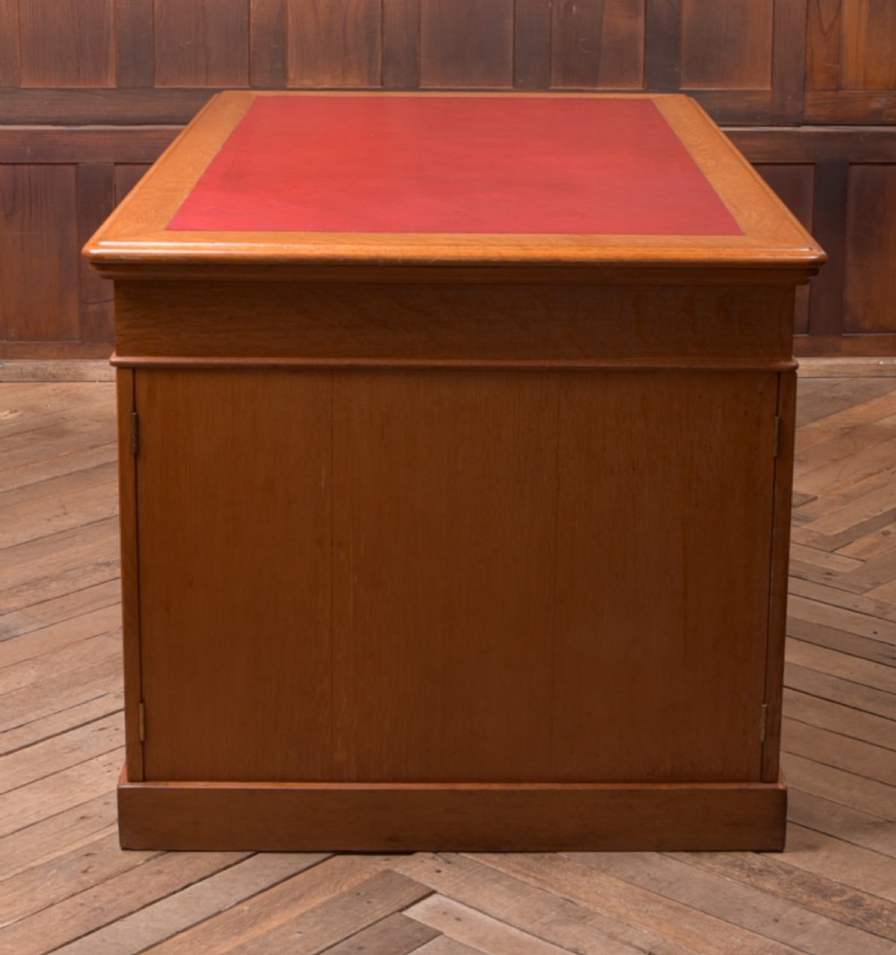Golden Oak Partners Desk J & T Scott of Edinburgh View XVIII