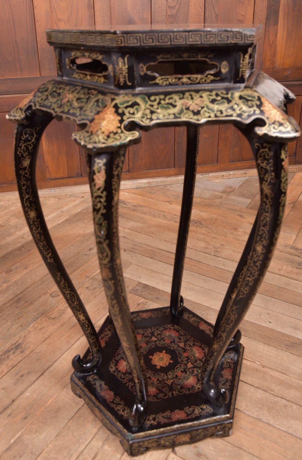 Edwardian Japanese Lacquered stand View VIII