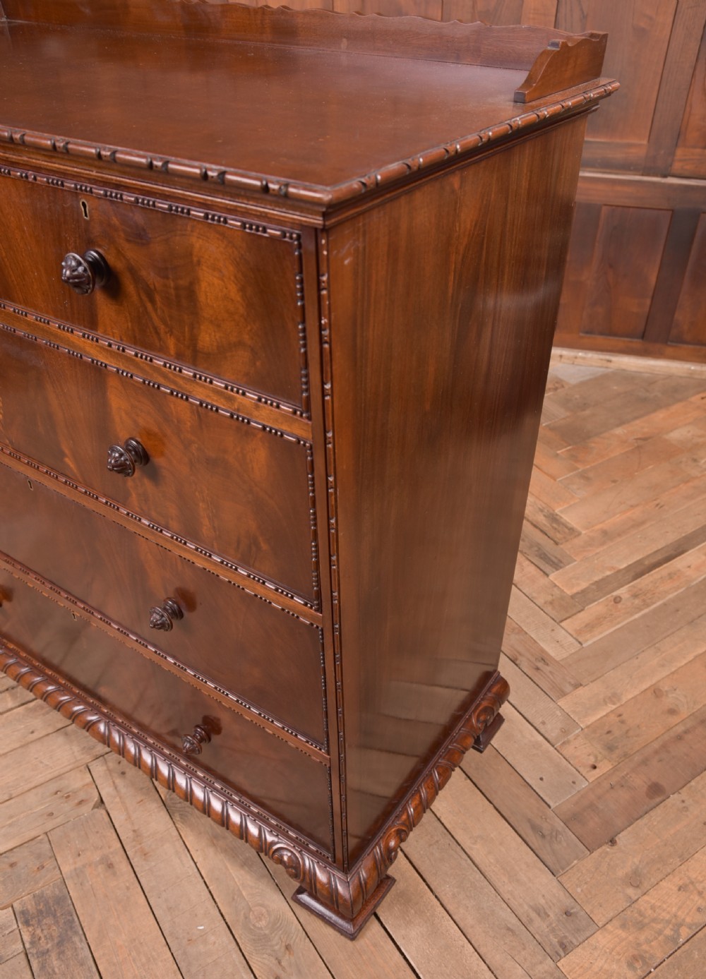 Edwardian Flame Mahogany Chest of Drawers







 View V